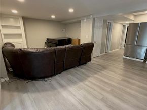 93 Summit Way 93, Syosset NY 11791