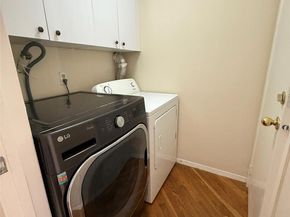 93 Summit Way 93, Syosset NY 11791