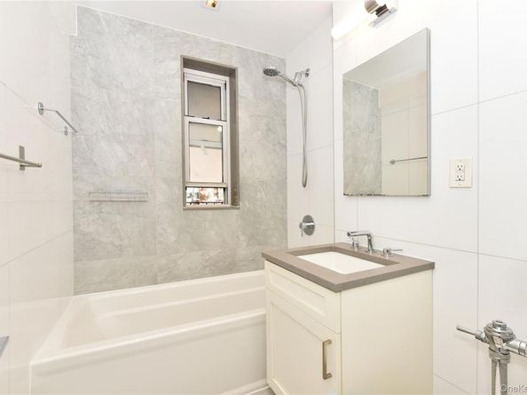 67-66 108th Street D22, Forest Hills NY 11375