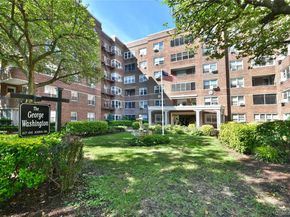 67-66 108th Street D22, Forest Hills NY 11375