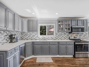 10 Roy Avenue, West Islip NY 11795