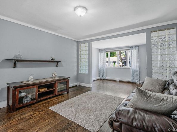 10 Roy Avenue, West Islip NY 11795