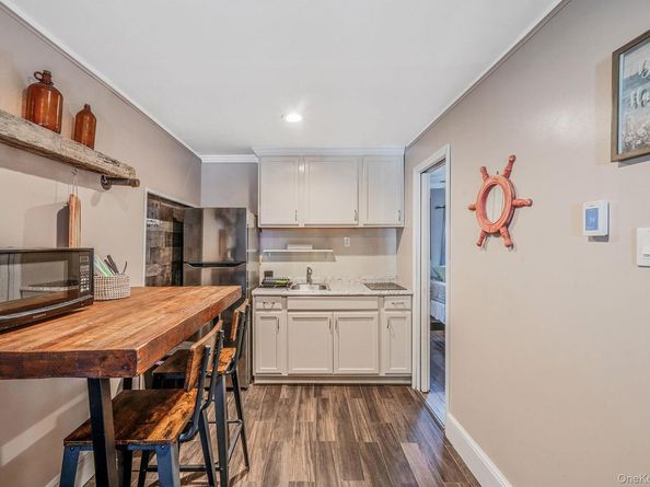 10 Roy Avenue, West Islip NY 11795