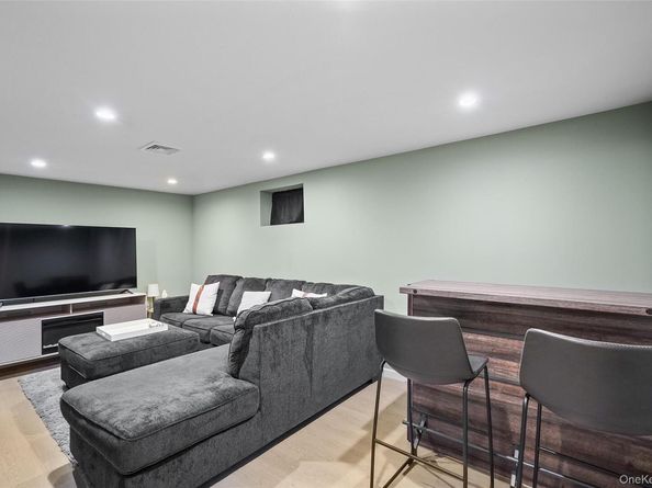 30 Maryton Road, White Plains NY 10603