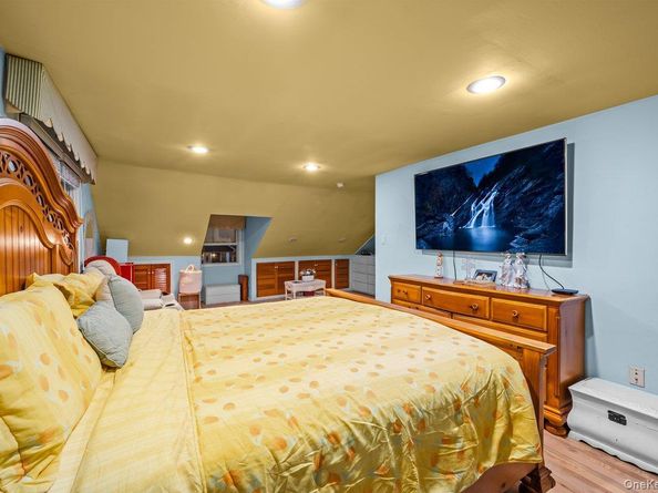 26 W 11th Street, Huntington Station NY 11746