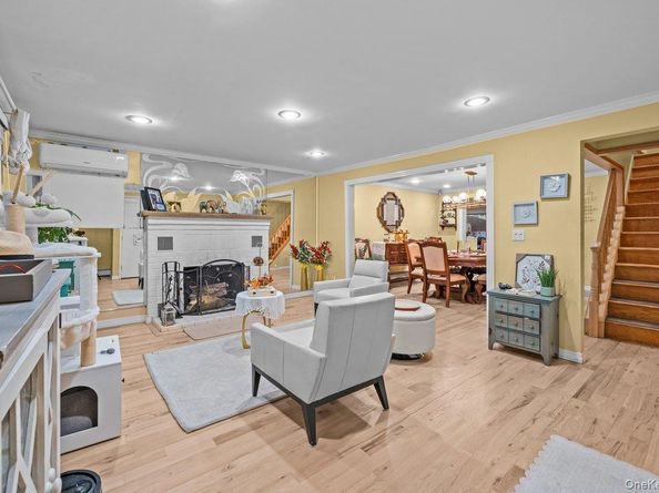 26 W 11th Street, Huntington Station NY 11746