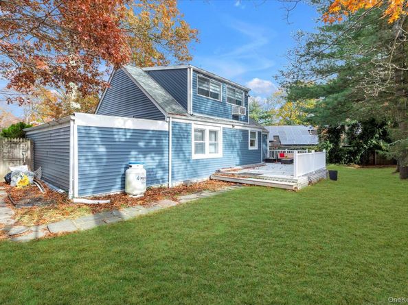 16 Piermont Court, Melville NY 11747