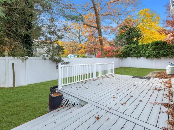 16 Piermont Court, Melville NY 11747