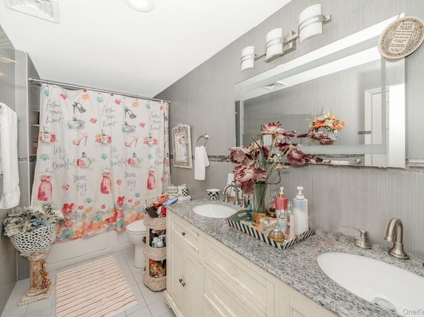 5 Northwood Boulevard, Central Islip NY 11722