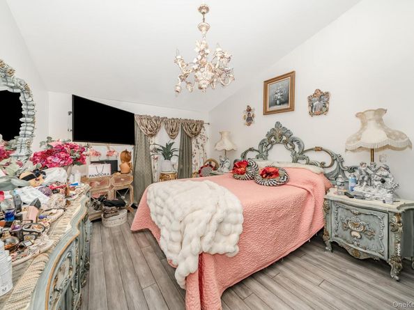 5 Northwood Boulevard, Central Islip NY 11722