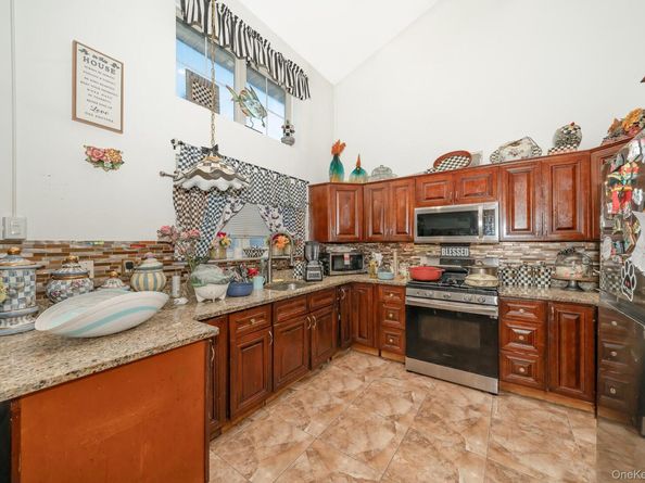 5 Northwood Boulevard, Central Islip NY 11722