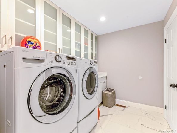 54 Harvard Road 54, Manhasset NY 11030