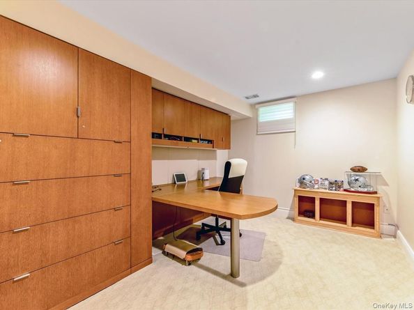 54 Harvard Road 54, Manhasset NY 11030