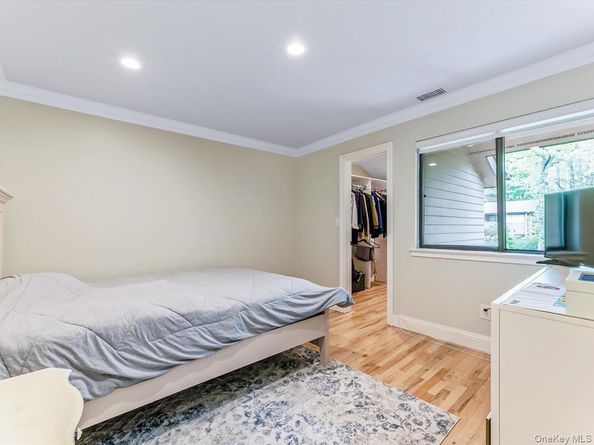 54 Harvard Road 54, Manhasset NY 11030