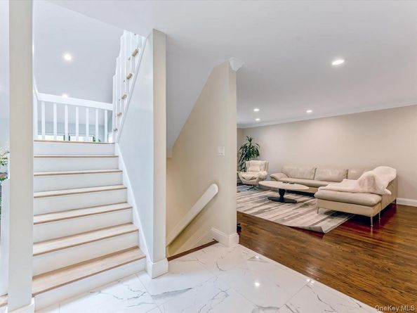 54 Harvard Road 54, Manhasset NY 11030