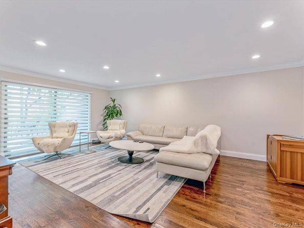 54 Harvard Road 54, Manhasset NY 11030