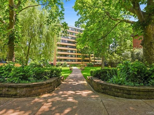 166-26 Powells Cove Boulevard 9A, Beechhurst NY 11357