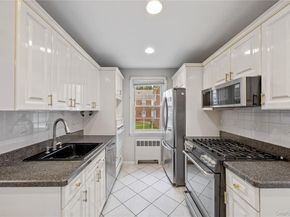 48 Lawrence Park Crescent 48, Bronxville NY 10708