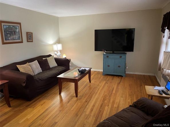 323 Grand Avenue, Lindenhurst NY 11757