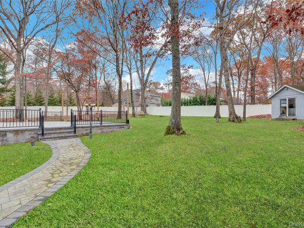 415 Pond Path, East Setauket NY 11733