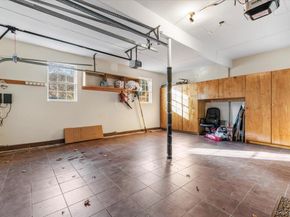 10 Faulkner Lane, Dix Hills NY 11746