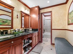 10 Faulkner Lane, Dix Hills NY 11746