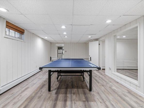 10 Faulkner Lane, Dix Hills NY 11746