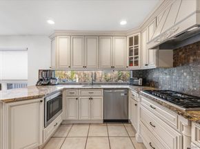 10 Faulkner Lane, Dix Hills NY 11746
