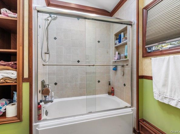 10 Faulkner Lane, Dix Hills NY 11746