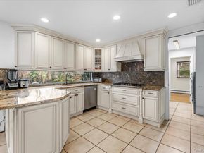 10 Faulkner Lane, Dix Hills NY 11746