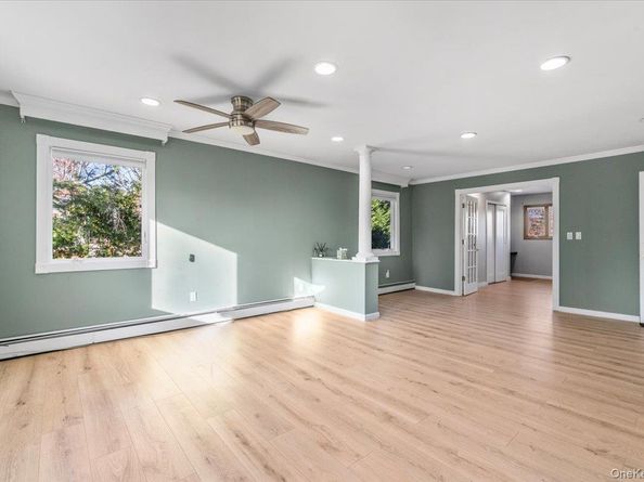 10 Faulkner Lane, Dix Hills NY 11746