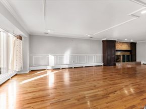 10 Faulkner Lane, Dix Hills NY 11746