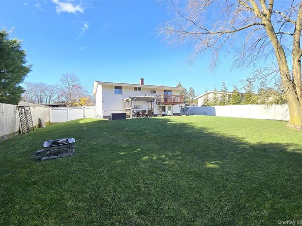 373 Magnolia Drive, Selden NY 11784