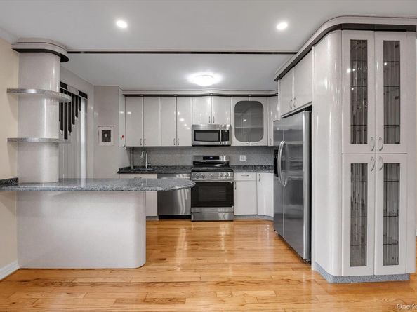 65-35 Yellowsone Blvd 4G, Forest Hills NY 11375