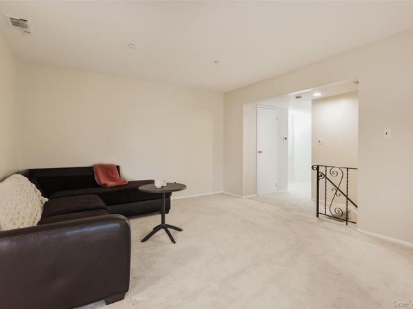 655 Middle Country Road 5C2, Coram NY 11727