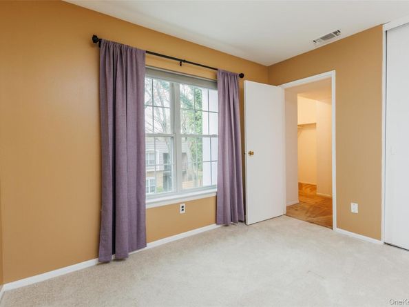 655 Middle Country Road 5C2, Coram NY 11727