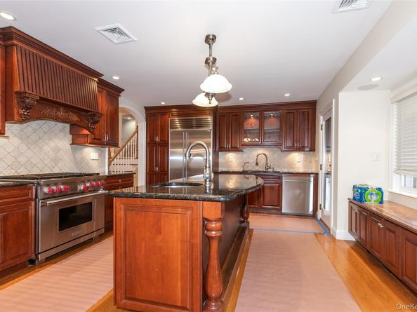 188 Rhododendron Drive, Westbury NY 11590