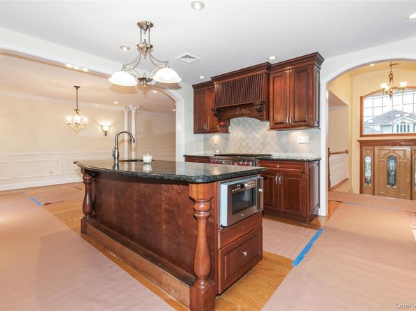 188 Rhododendron Drive, Westbury NY 11590