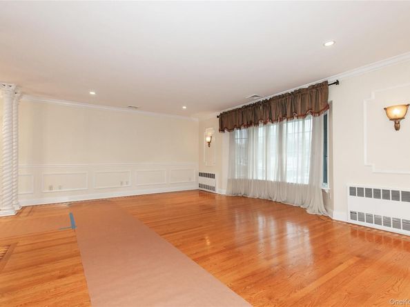 188 Rhododendron Drive, Westbury NY 11590