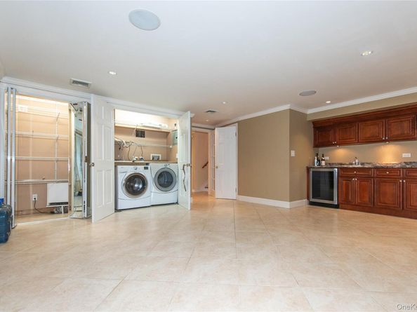 188 Rhododendron Drive, Westbury NY 11590