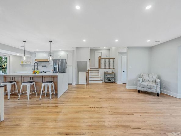 64 Hedgerow Lane, Jericho NY 11753