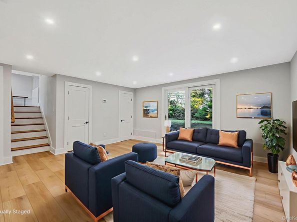 64 Hedgerow Lane, Jericho NY 11753