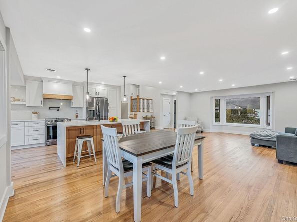 64 Hedgerow Lane, Jericho NY 11753