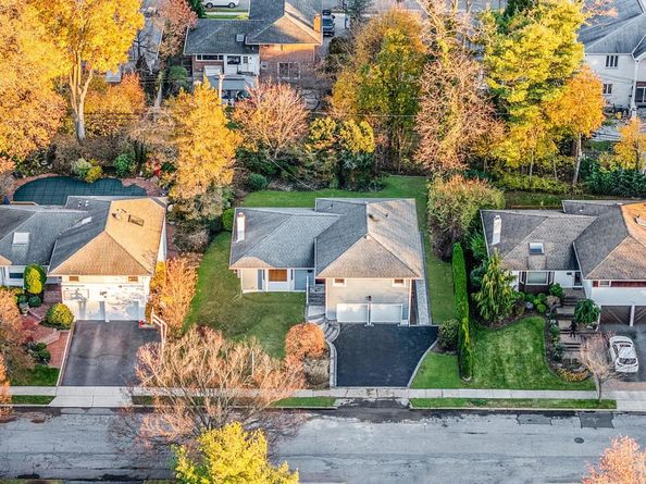 64 Hedgerow Lane, Jericho NY 11753