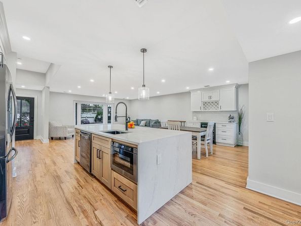 64 Hedgerow Lane, Jericho NY 11753