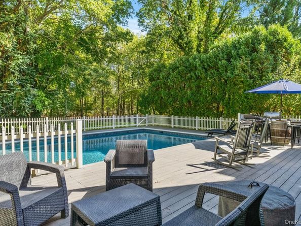 107 Spinney Road, East Quogue NY 11942