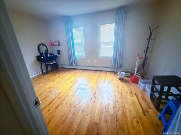 22126 106th Avenue, Queens Village NY 11429