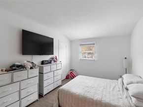 231 Hill Rise, Calverton NY 11933