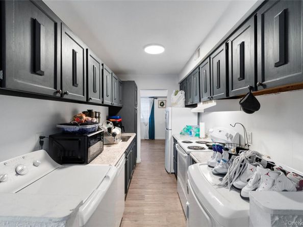 231 Hill Rise, Calverton NY 11933