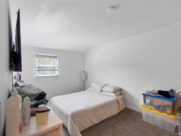 231 Hill Rise, Calverton NY 11933